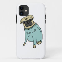 Mops-Leben - lustiger Hund in einer Strickjacke