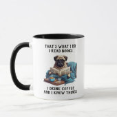 Mops Lesen von Büchern und trinken Kaffee Tasse (Links)