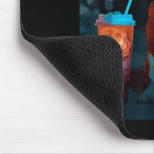 Mops mit Eiskaffee  Mousepad (Ecke)