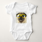 Mops mit Goggles Baby Strampler (Vorderseite)