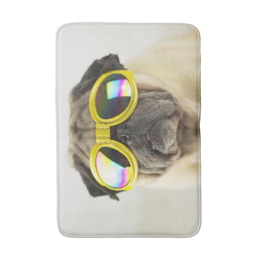Mops mit Goggles Badematte (Vorderseite Vertikal)