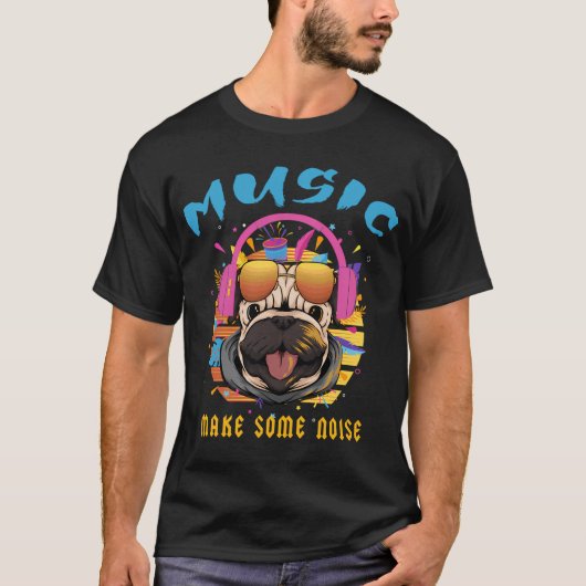 Mops mit Kopfhörern T-Shirt (Vorderseite)