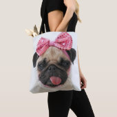 Mops mit rosa Bow Tasche (Von Nahem)
