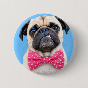 Mops mit rosa Fliege Button