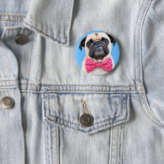 Mops mit rosa Fliege Button (Beispiel)