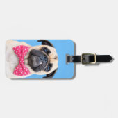 Mops mit rosa Fliege Gepäckanhänger (Vorderseite horizontal)