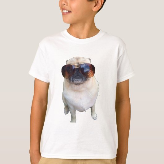Mops mit Sonnenbrillen T-Shirt (Vorderseite)