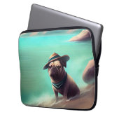 Mops mit Strandmalerei Laptopschutzhülle (Vorderseite Links)