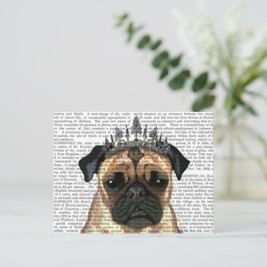 Mops mit Tiara Postkarte (Stehend Vorderseite)