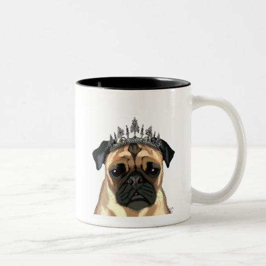 Mops mit Tiara Zweifarbige Tasse (Rechts)