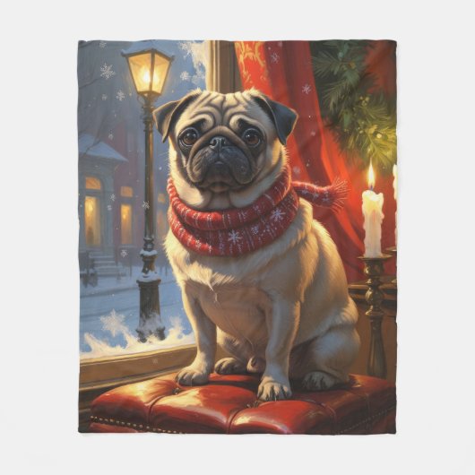 Mops mit Weihnachtsbeleuchtung Urlaub Fleecedecke (Vorderseite)