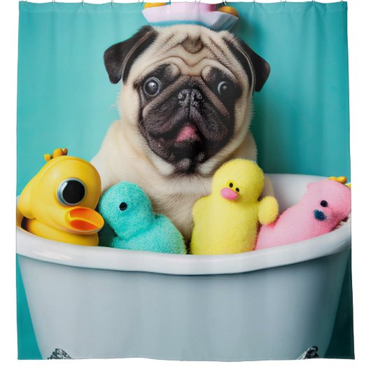 Mops Paradies: Badefreudigkeit in der Tube Duschvorhang (Vorderseite)