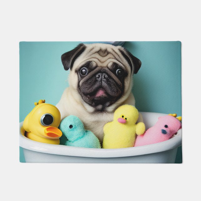 Mops Paradies: Badefreudigkeit in der Tube Fußmatte (Vorderseite)