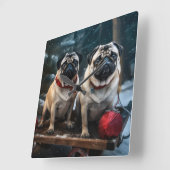 Mops Snowy Sleigh Weihnachtsdekor Quadratische Wanduhr (Winkel)