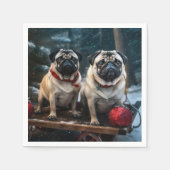 Mops Snowy Sleigh Weihnachtsdekor Serviette (Vorderseite)