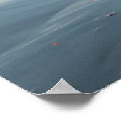 Mops spielt Ball am Strand Poster (Ecke)