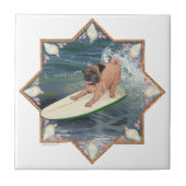 Mops Surfer Typ Fliese (Vorderseite)