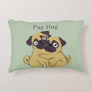 Mops umarmung dekokissen