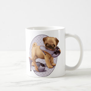 Mops-Welpe und Schuh Kaffeetasse