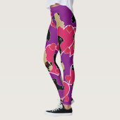 Möpse mit Herzen auf Lila Leggings (Links)