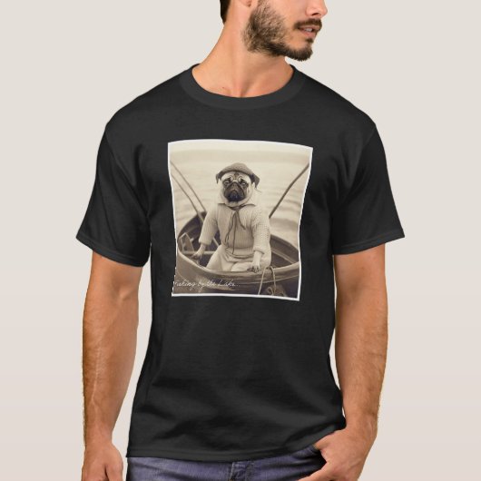 Mopsfischen auf einem Boot Süß Retro T-Shirt (Vorderseite)