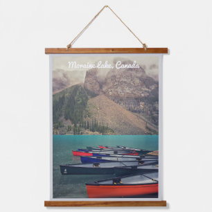 Moraine Lake Colorful Kanus mit Briefen Überaid Wandteppich Mit Holzrahmen