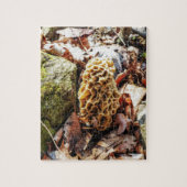 Morel Mushroom in der Wildnis Puzzle (Vertikal)