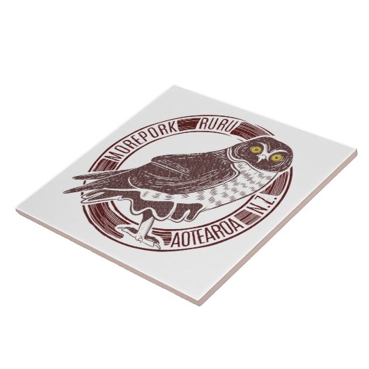 Morepork Ruru NZ Bird Fliese (Seite)