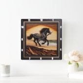 Morgan Dash am Strand: Gebrannte Kunst Quadratische Wanduhr (Zuhause)