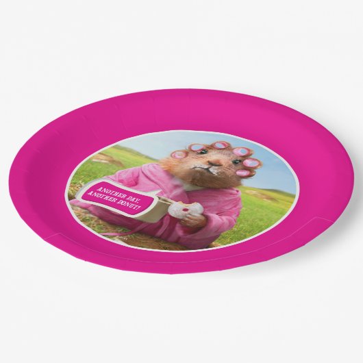 Morgen Groundhog mit Frühstücks-Krapfen und Kaffee Pappteller (Schrägansicht)