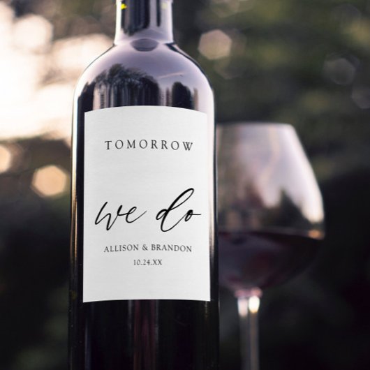 Morgen machen wir ein elegantes Probe-Dinner Weinetikett