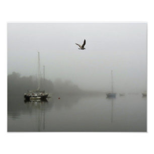 Morgen-Nebel mit Segelboot-Foto-Druck Fotodruck