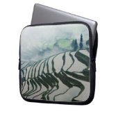 Morgen-Nebel über Reis-Feldern Laptopschutzhülle (Vorderseite Links)