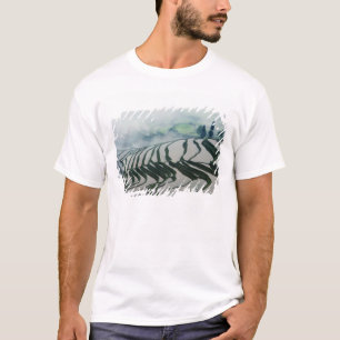 Morgen-Nebel über Reis-Feldern T-Shirt