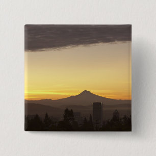 Morgendämmerung über Portland und Mt. Hood, Oregon Button