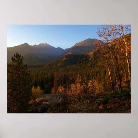 Morgenlicht auf den Rocky Mountains im Herbst Poster (Vorne)