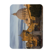 Morgenlicht auf der Kuppel von St. Peter Magnet (Vertikal)