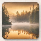 Morgennebel am Fluss in den Pinien Getränkeuntersetzer (Vorderseite)