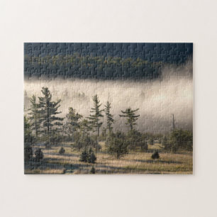 Morgennebel, Felder und Berge Puzzle