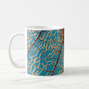 Morgens brauner Baum unter blauem Himmel Kaffeetasse