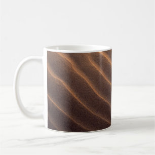 Morgens brauner Sand mit Wasser Kaffeetasse