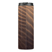 Morgens brauner Sand mit Wasser Thermosbecher (Rückseite)