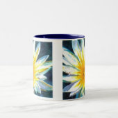 Morgens hellgelbe Blume um Mitternacht Zweifarbige Tasse (Mittel)