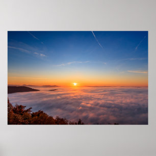 Morgens Höhepunkt über Wolken Poster