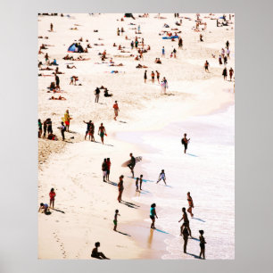 Morgens sind die Leute am Strand Poster