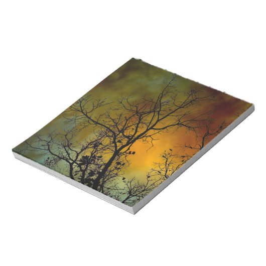 Morgens stürmisch mit einem Baumnotizblock Notizblock (Rotiert)