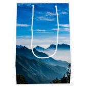 Morning Mountains Mist Landscape Mittlere Geschenktüte (Rückseite)