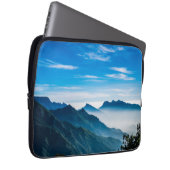 Morning Mountains Nebellandschaft Laptopschutzhülle (Vorne Rechts)