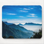 Morning Mountains Nebellandschaft Mousepad (Vorne)