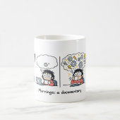 Mornings: Ein Dokumentarfilm | Lustiger Kaffee-Com Kaffeetasse (Mittel)